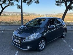 Usado 2015 Peugeot 208 Citadino | € 9.000 (Preço justo)