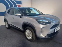 Cinza Usado 2024 Toyota Yaris Hybrid Comfort | € 26.500 (Preço justo)