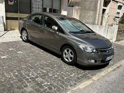 Usado 2006 Honda Civic Hybrid Sedan | € 3.990 (Preço justo)