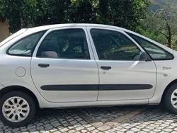 Usado 2001 Citroën Xsara Picasso Monovolume | € 1.500