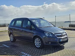 Azul Usado 2006 Opel Zafira Monovolume | € 4.750