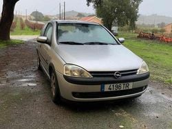 Cinzento Usado 2002 Opel Corsa Citadino | € 2.300 (Preço justo)