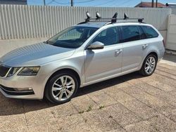 Cinzento Usado 2020 Skoda Octavia Carrinha | € 16.500