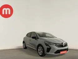 Cinzento Usado 2024 Renault Clio V Evolution | € 17.299 (Preço justo)