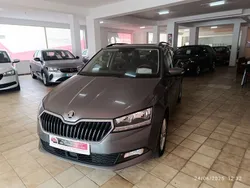 Cinzento Usado 2022 Skoda Fabia Ambition Carrinha | € 15.900 (Preço justo)