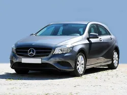 Cinzento Usado 2015 Mercedes A180 Citadino | € 10.750 (Super Preço)