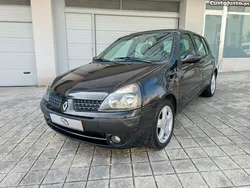 Preto Usado 2002 Renault Clio II | € 1.500