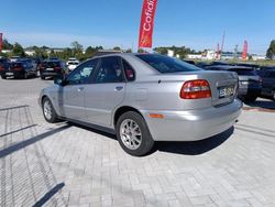 Cinzento (metalizado) Usado 2002 Volvo S40 Sedan | € 3.500
