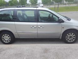 Usado 2002 Chrysler Voyager Monovolume | € 1.800