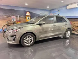 Cinzento Usado 2023 Kia Rio | € 15.750 (Preço justo)