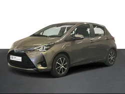 Bronze (pintura metalizada) Usado 2019 Toyota Yaris Comfort Sedan | € 18.500 (Caro)