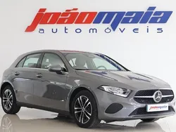 Cinza Usado 2024 Mercedes A250 Sedan | € 32.500