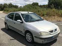 Usado 2000 Renault Mégane Sedan | € 1.200