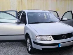 Cinzento Usado 1997 VW Passat Sedan | € 3.800