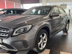 Cinza Usado 2017 Mercedes GLA180 Urban SUV | € 23.500 (Preço elevado)