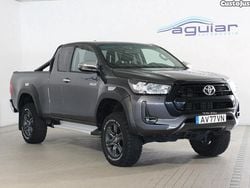 Cinza Usado 2023 Toyota HiLux Pickup | € 41.900 (Preço justo)