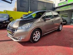 Outra Usado 2012 Peugeot 208 Citadino | € 7.890 (Preço justo)