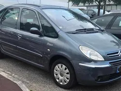 Cinzento Usado 2007 Citroën Xsara Picasso Monovolume | € 3.000