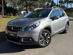 Cinzento Usado 2018 Peugeot 2008 Allure SUV | € 12.900 (Preço justo)