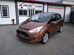 Castanho Usado 2023 Ford B-MAX Titanium Monovolume | € 9.500