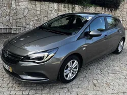 Cinzento Usado 2018 Opel Astra Innovation Citadino | € 11.950 (Preço justo)