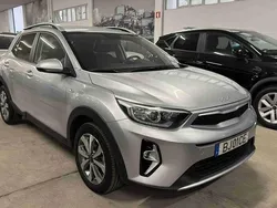 Cinzento Usado 2024 Kia Stonic SUV | € 17.200 (Preço justo)