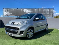 Cinza Usado 2009 Peugeot 107 Citadino | € 5.470 (Preço justo)