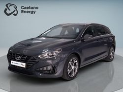 Dark knight (metalizada) Usado 2023 Hyundai i30 Style Carrinha | € 21.900 (Preço justo)