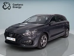 Dark knight (metalizada) Usado 2023 Hyundai i30 Style Carrinha | € 21.900 (Preço justo)