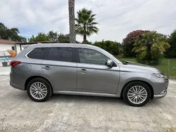 Usado 2019 Mitsubishi Outlander P-HEV Instyle Sedan | € 19.500