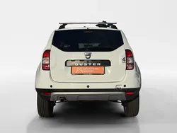 Branco Usado 2016 Dacia Duster Prestige SUV | € 15.490 (Preço justo)