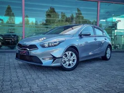 Cinzento Usado 2023 Kia Ceed | € 19.750 (Preço justo)
