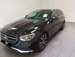 Cinzento Usado 2022 Mercedes E300 Avantgarde Carrinha | € 40.000 (Bom preço)