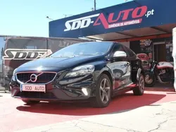 Preto Usado 2017 Volvo V40 R-Design Carrinha | € 17.800 (Preço elevado)