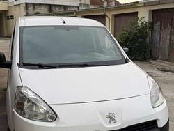 Branco Usado 2012 Peugeot Partner Van | € 6.500 (Preço justo)