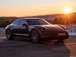 Preto Usado 2021 Porsche Taycan 4S Sedan | € 63.000 (Bom preço)