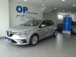 Cinza Usado 2022 Renault Mégane IV Zen Sedan | € 20.250 (Bom preço)
