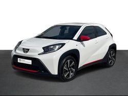 Branco (sólida) Usado 2025 Toyota Aygo X-play Citadino | € 19.500 (Preço justo)