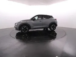 Cinzento Usado 2024 Nissan Juke N-Connecta SUV | € 23.950 (Preço elevado)
