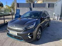 Cinzento Usado 2021 Kia e-Niro SUV | € 21.250 (Preço justo)