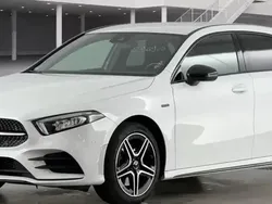 Branco Usado 2021 Mercedes A250 AMG line | € 29.900 (Bom preço)