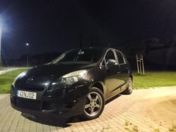 Usado 2010 Renault Scénic III Monovolume | € 3.250 (Bom preço)