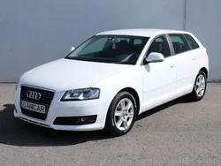 Branco Usado 2010 Audi A3 Attraction Citadino | € 11.750 (Preço justo)