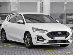 Branco Usado 2023 Ford Focus ST-Line Citadino | € 24.990 (Preço justo)