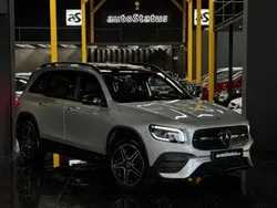 Cinza Usado 2020 Mercedes GLB200 AMG line SUV | € 43.990 (Bom preço)