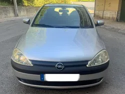 Usado 2002 Opel Corsa Comfort Sedan | € 2.850