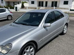 Usado 2002 Mercedes C220 Elegance Sedan | € 6.000 (Preço elevado)