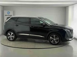 Preto Usado 2024 Peugeot 5008 Allure Monovolume | € 34.990 (Bom preço)