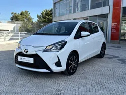Branco (sólida) Usado 2020 Toyota Yaris Comfort | € 12.500 (Preço justo)