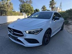 Branco pérola Usado 2019 Mercedes CLA180 AMG line Sedan | € 27.999 (Preço justo)
